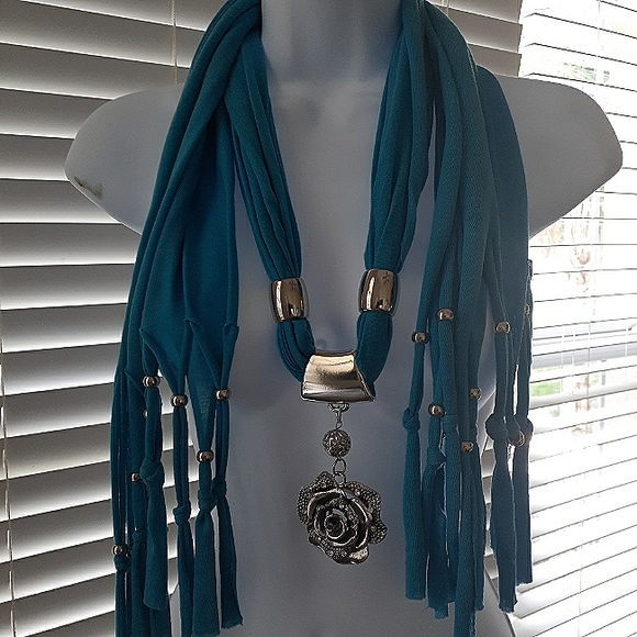 Scarf - Picture 1 of 1